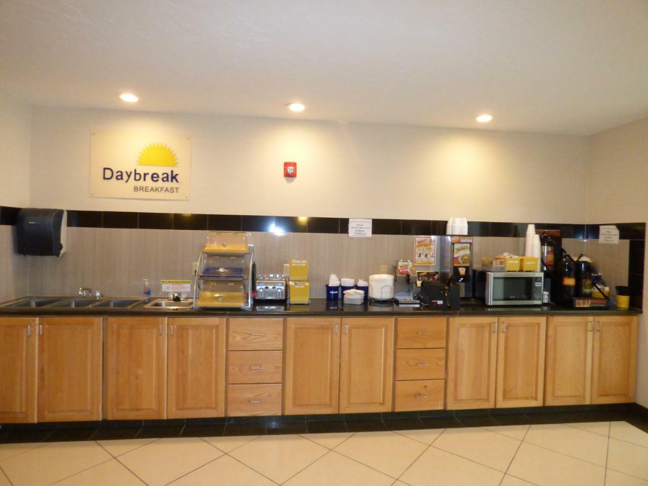Days Inn By Wyndham Brigham City Zewnętrze zdjęcie